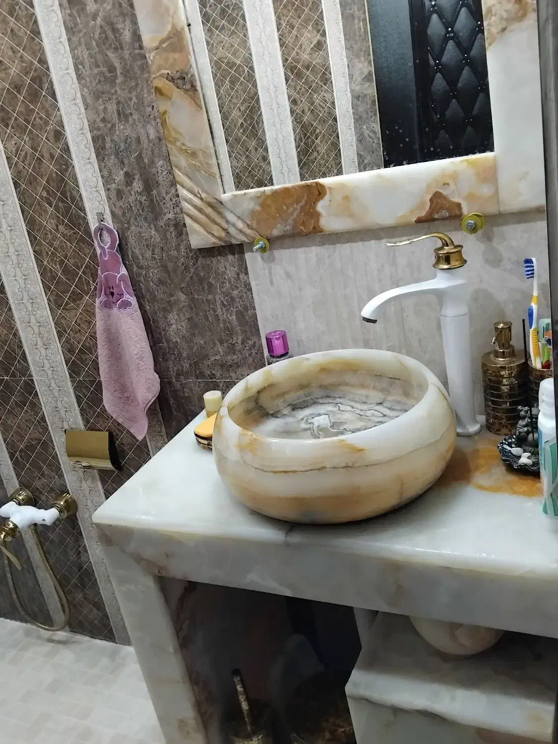 روشویی سنگ مرمر درجه یک|لوازم سرویس بهداشتی|همدان, |دیوار