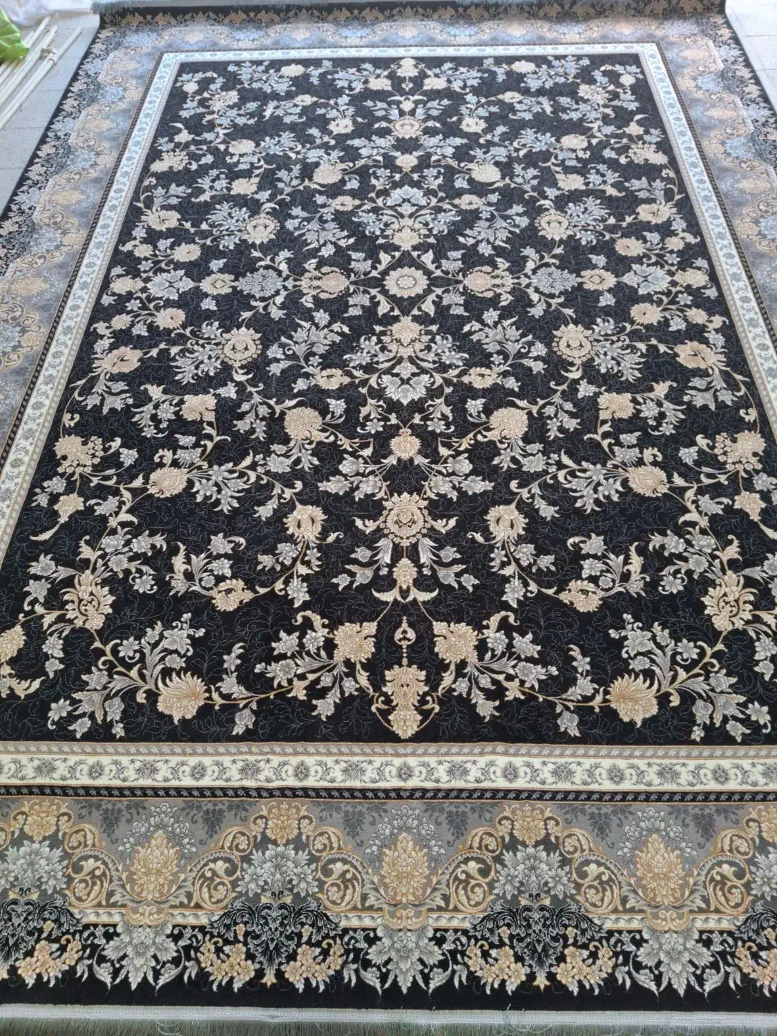 فرش ۱۲متری ۷۰۰شانه تراکم ۲۵۵۰ نو آکبند|فرش|باغستان, |دیوار