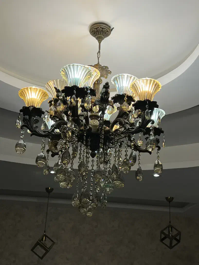 لوستر ۱۲شعله وتک فانتزی|لوستر و چراغ آویز|رشت, گلباغ نماز|دیوار