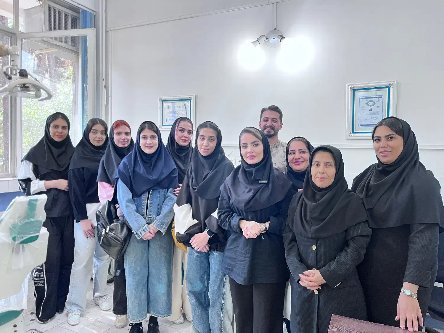 دستیار دندانپزشک|خدمات آموزشی|کرج, اصفهانی‌ها|دیوار