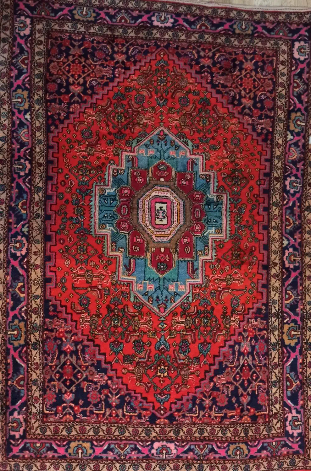 فرش دستباف قدمتدار اندازه ۱۳۳ در ۱۹۰|فرش|هشتگرد, تهران دشت|دیوار