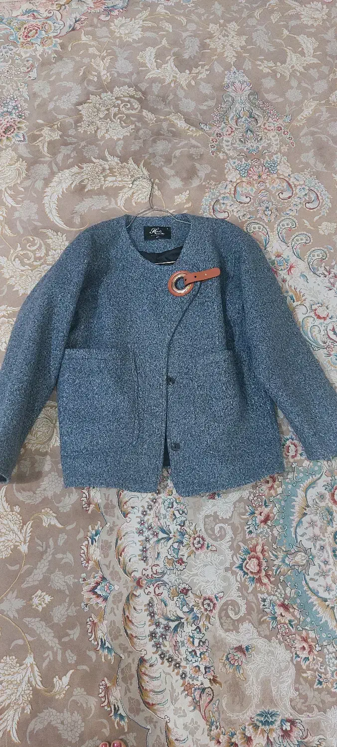 پالتو|لباس|گرمدره, |دیوار