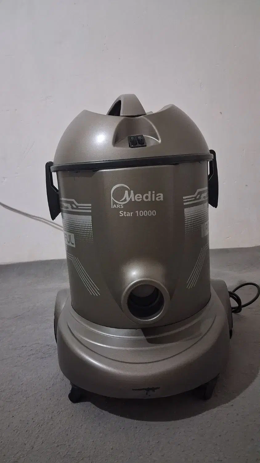 جاروبرقی سطل دار نو هس.قیمت 6 تومن|جاروبرقی، جارو شارژی، بخارشو|خوی, |دیوار