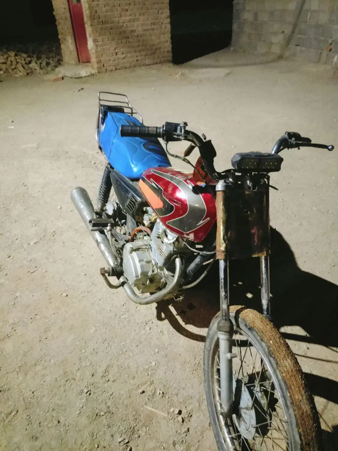 125سی سی|موتورسیکلت|کورین, |دیوار