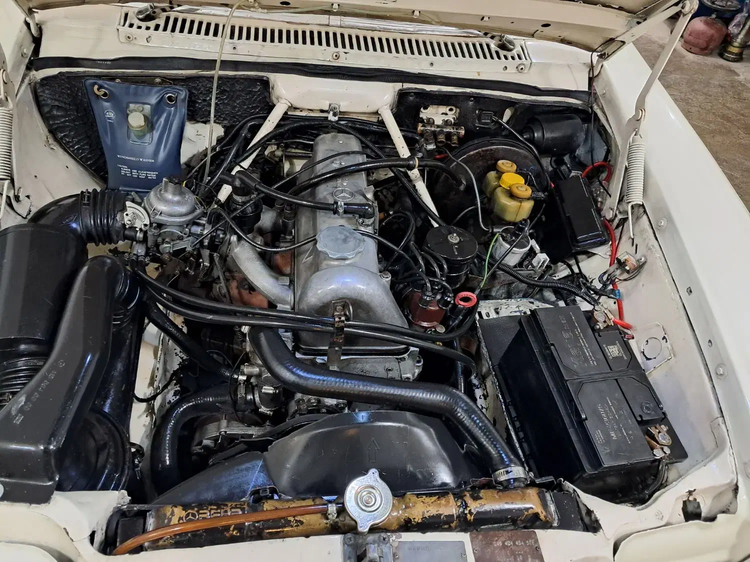 بنز۲۲۰معماری|خودرو کلاسیک|سنگر, |دیوار