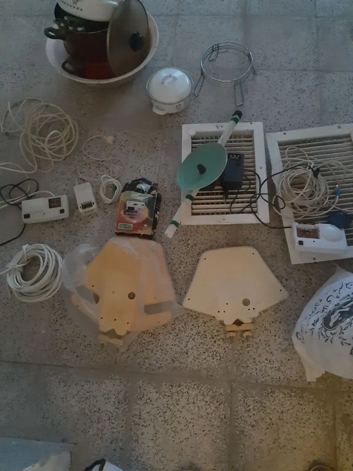 چرخ گوشت آمریکایی دوتا آنتن هانی درختچه.میز وغیره|سایر لوازم برقی|اسفراین, |دیوار