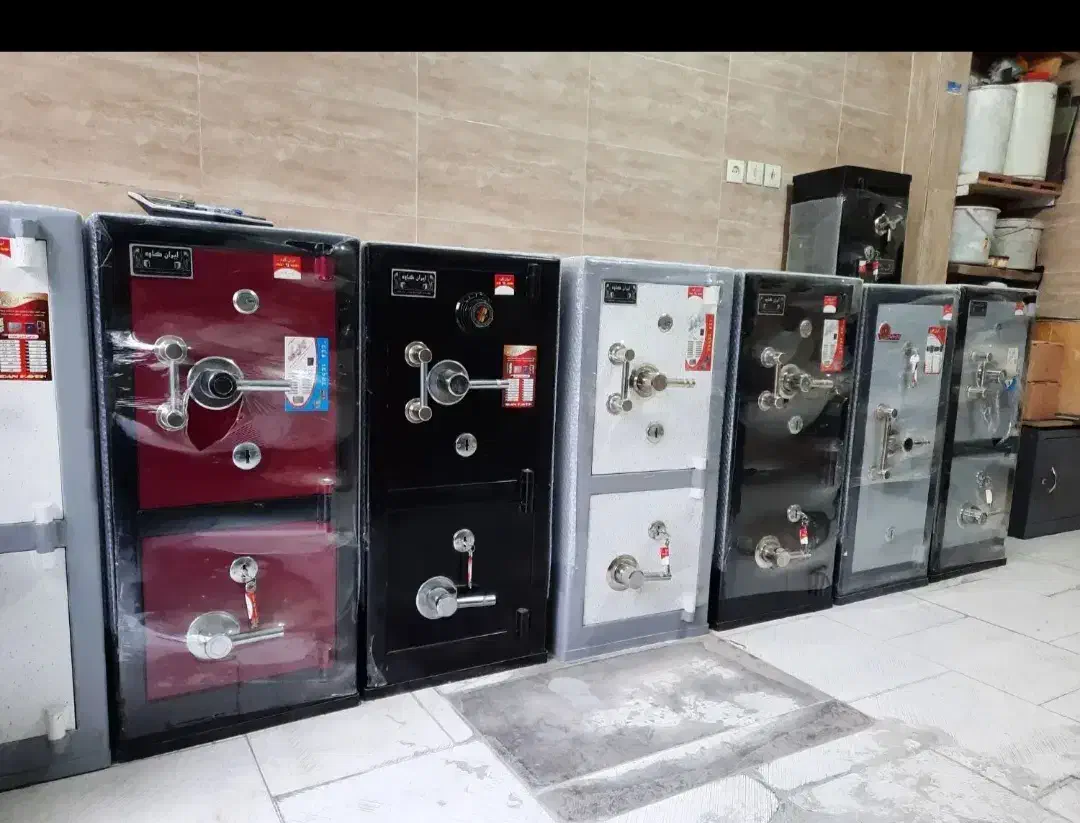 ارتفاع ۱۸۰در ۶۵ کلید تاشو گاوصندوق فروشی|فروشگاه و مغازه|نقده, |دیوار