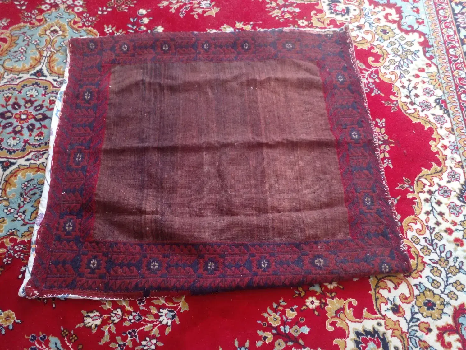 یک عدد سفره قدیمی|سفره، حوله، دستمال آشپزخانه|زیرکوه, |دیوار