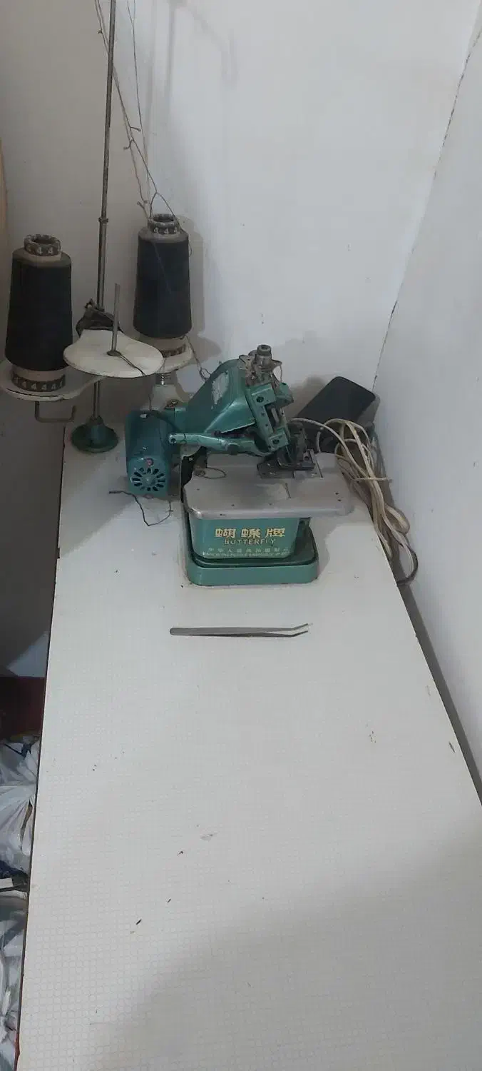 چرخ سردوز سه نخ پروانه با میز کار|چرخ خیاطی و ریسندگی|شراء, |دیوار