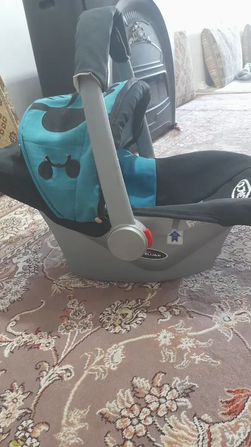 کریر سالم وتمیز هر کس نیاز داره بیادببره|کالسکه و لوازم جانبی|نظرآباد, رسالت|دیوار