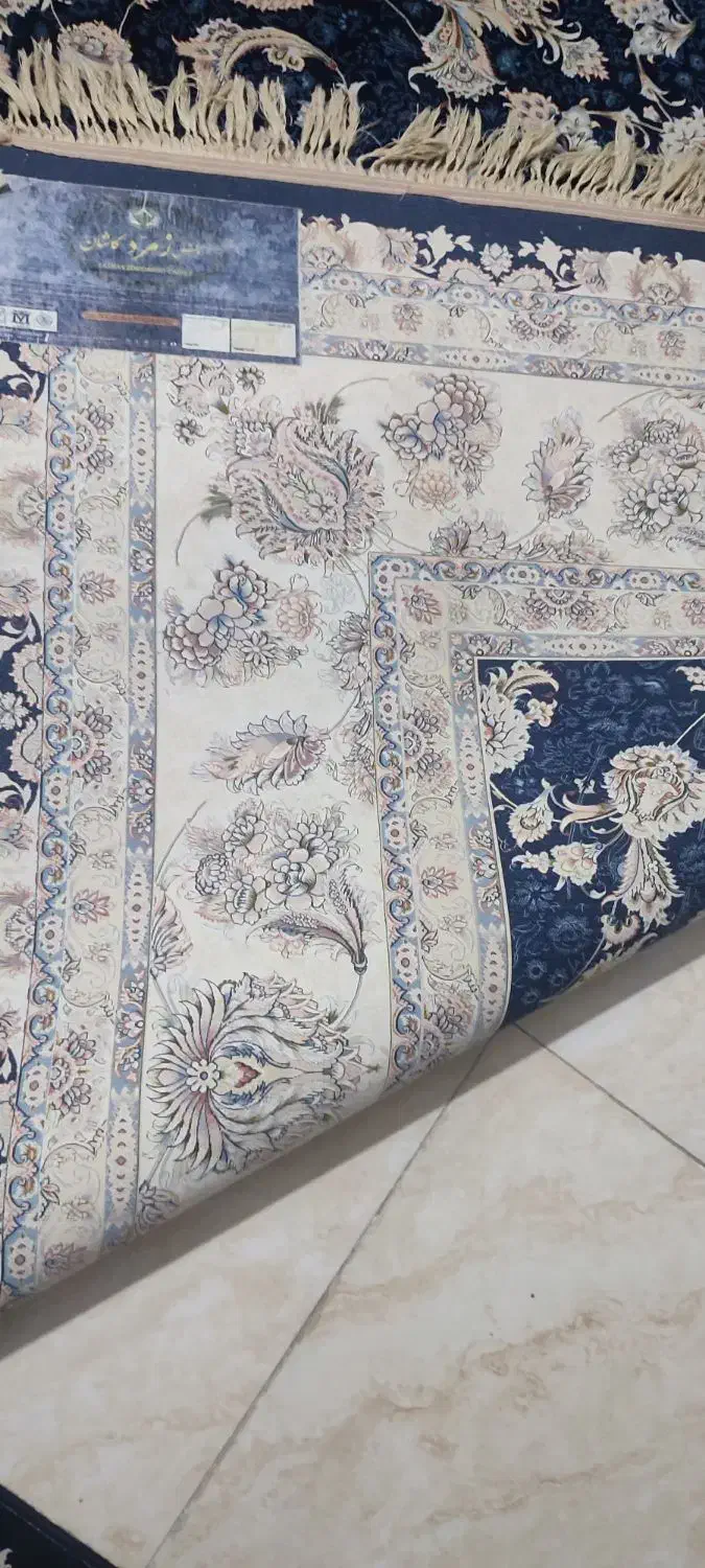 فرش ۱۲ متری|فرش|قم, قلعه کامکار|دیوار