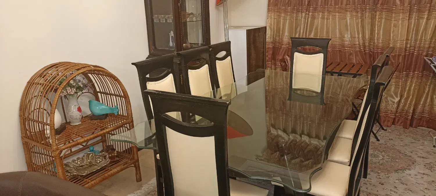 میز نهار خوری 8 نفره و یک دکوری|میز و صندلی غذاخوری|بندر انزلی, ساحل قو|دیوار