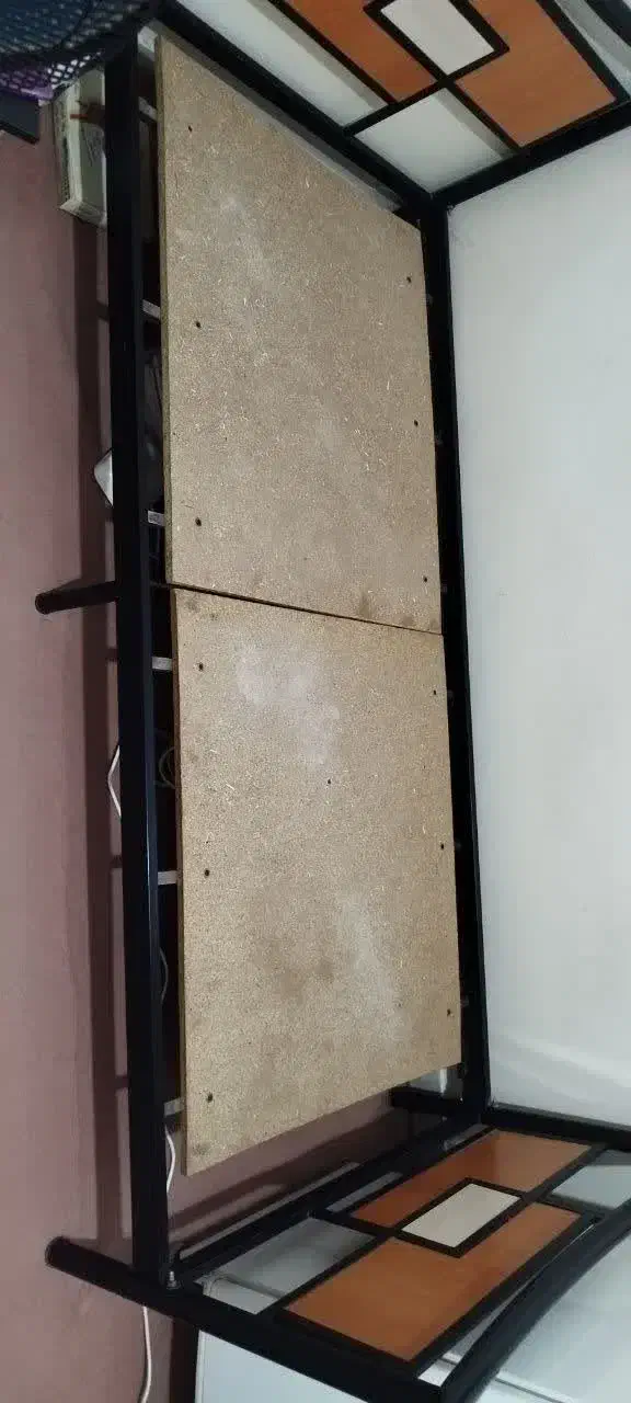 تخت فلزی|تخت و سرویس خواب|شاهین‌شهر, عطار|دیوار