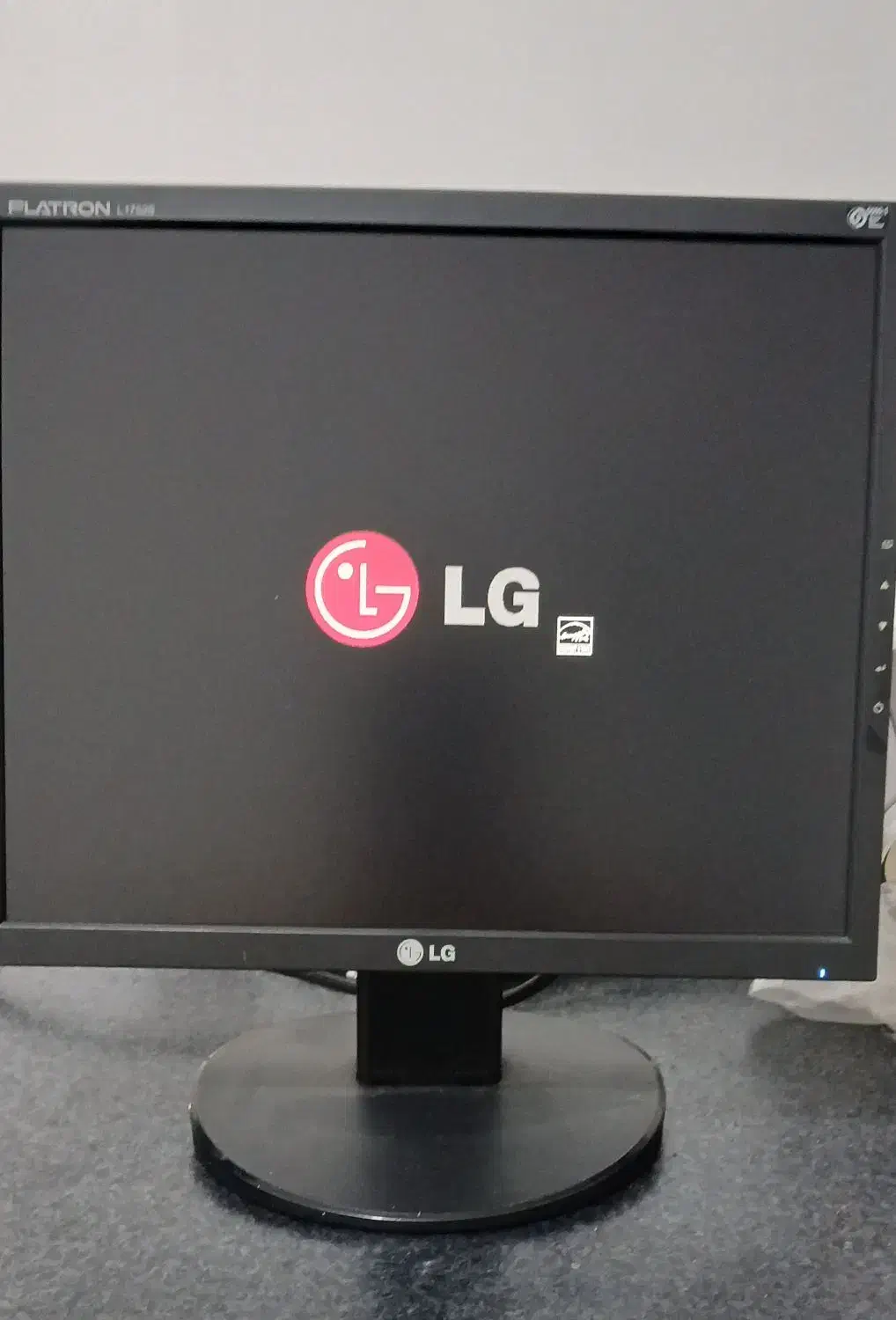 فروش مانیتور ال جی،کیبورد موس و اسپیکر|قطعات و لوازم جانبی رایانه|رشت, دیانتی|دیوار