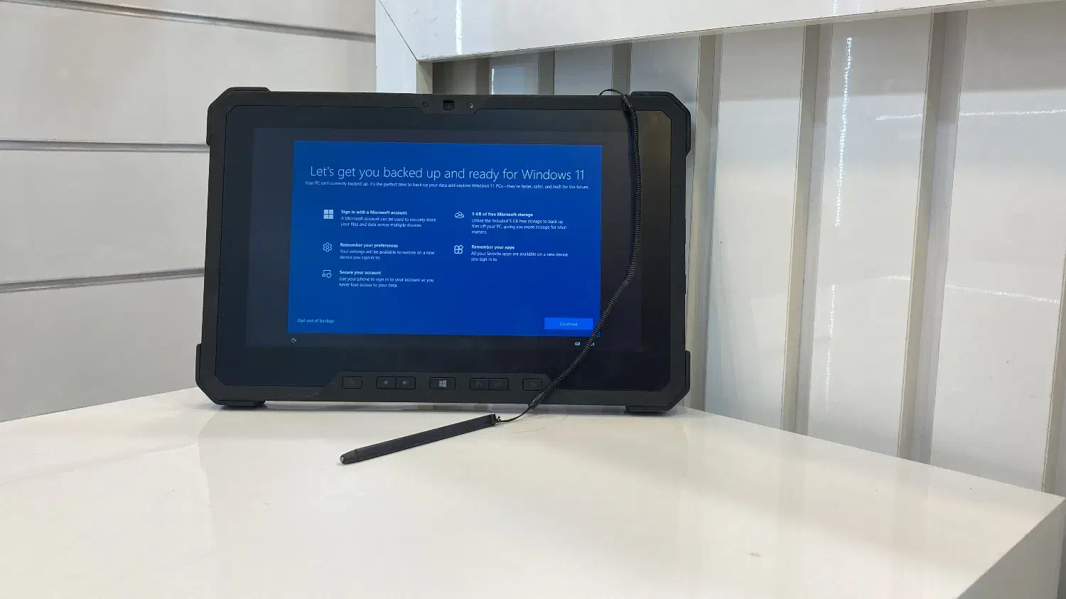 لپتاپ و تبلتهای ضد ضربه مناسب کارگاهها و معادن|رایانه همراه|اصفهان, نقش جهان|دیوار