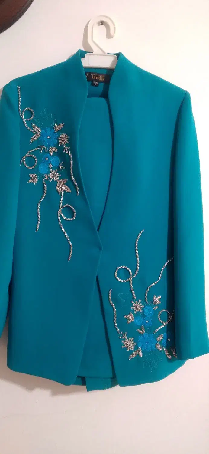 کت و دامن|لباس|مشهد, شهید علی محمدی|دیوار