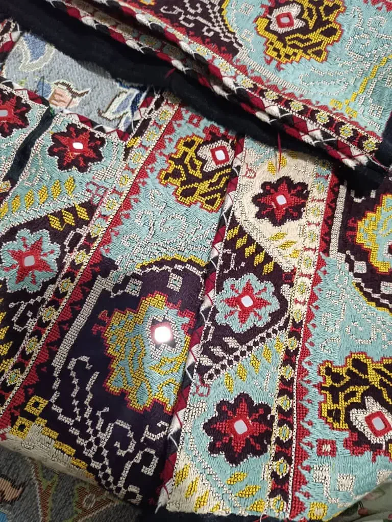 سرتوپ لباس بلوچی|لباس|گنبد کاووس, |دیوار