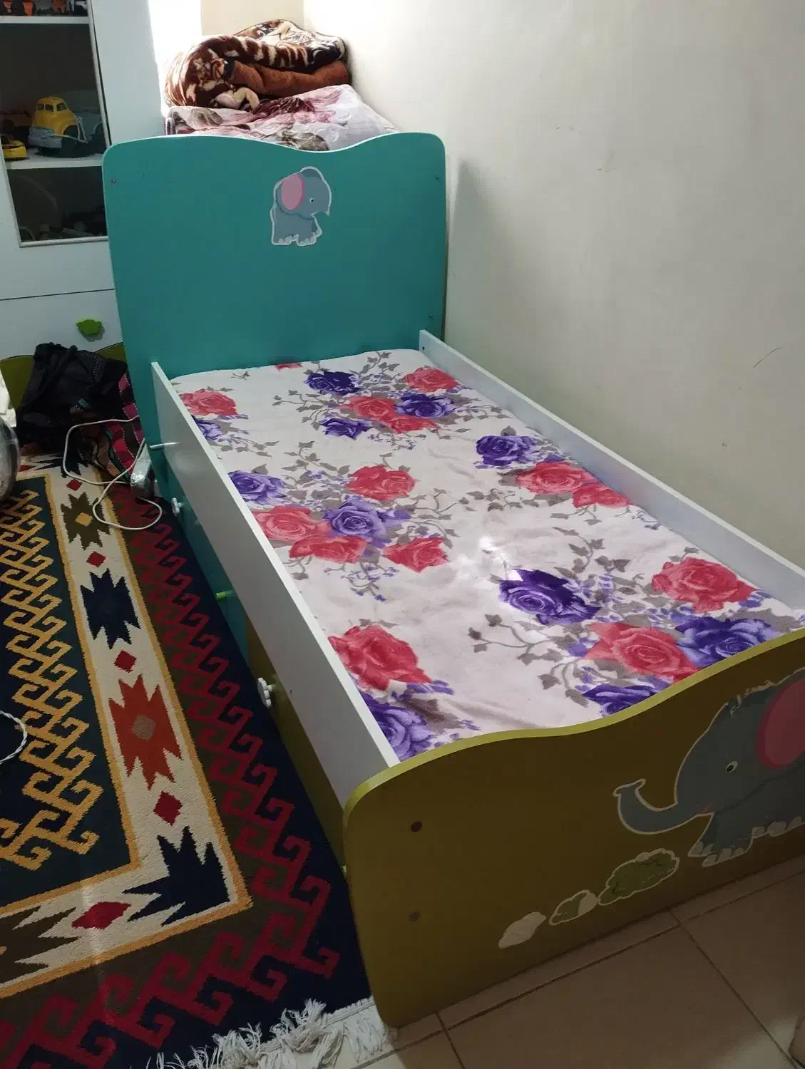 سرویس خواب و کمد و ویترین کودک و نوجوان|تخت و سرویس خواب|پرند, فاز ۶|دیوار