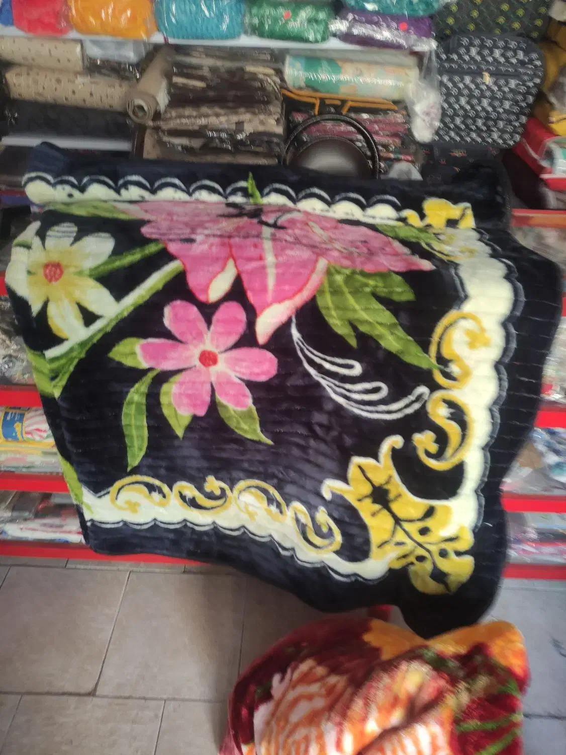 پتو کیلویی ۲۶۰|رختخواب، بالش، پتو|کاشان, طالقانی|دیوار