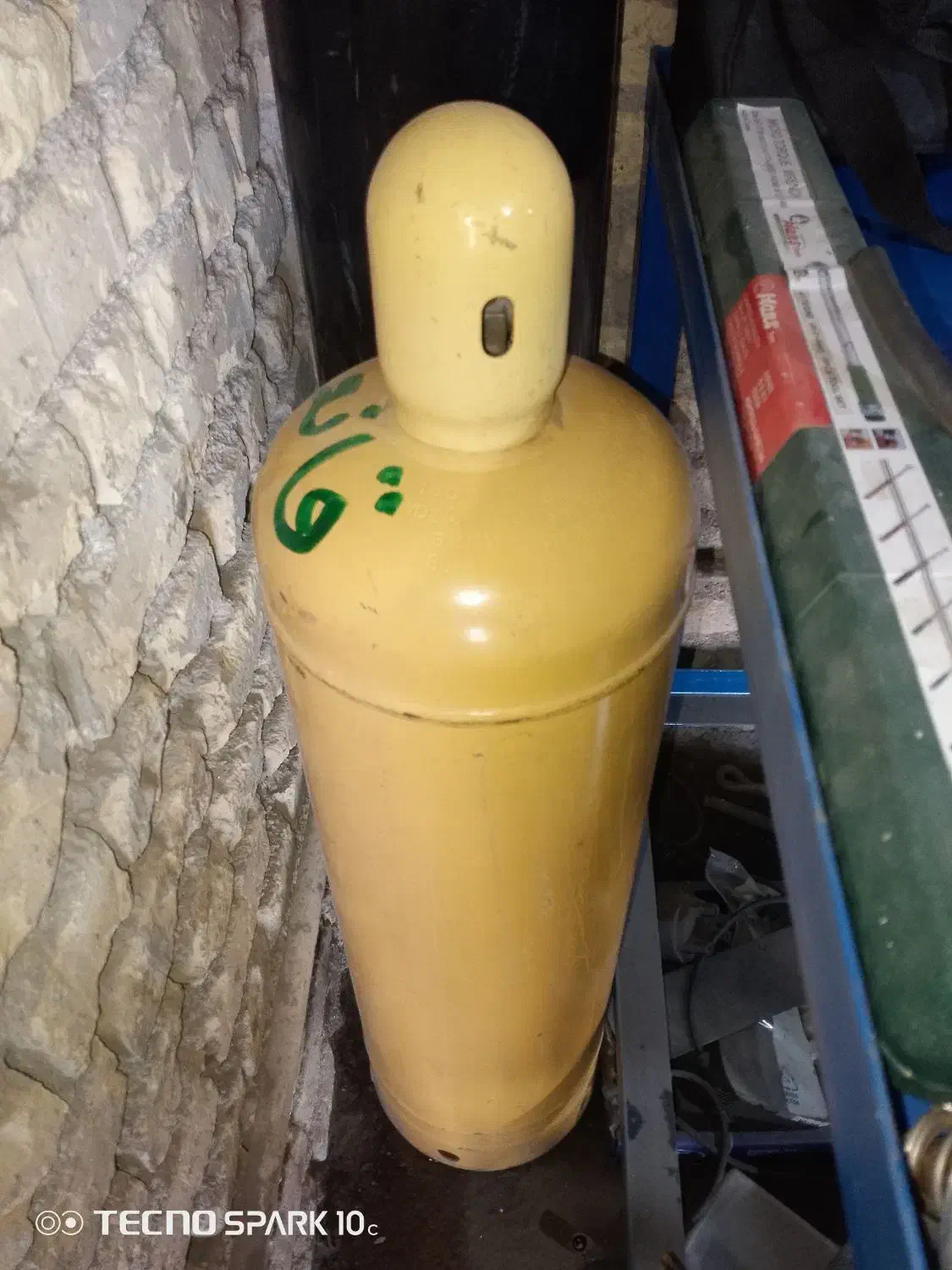 کپسول اکسیژن و استیلن|ابزارآلات|حمیدیا, |دیوار