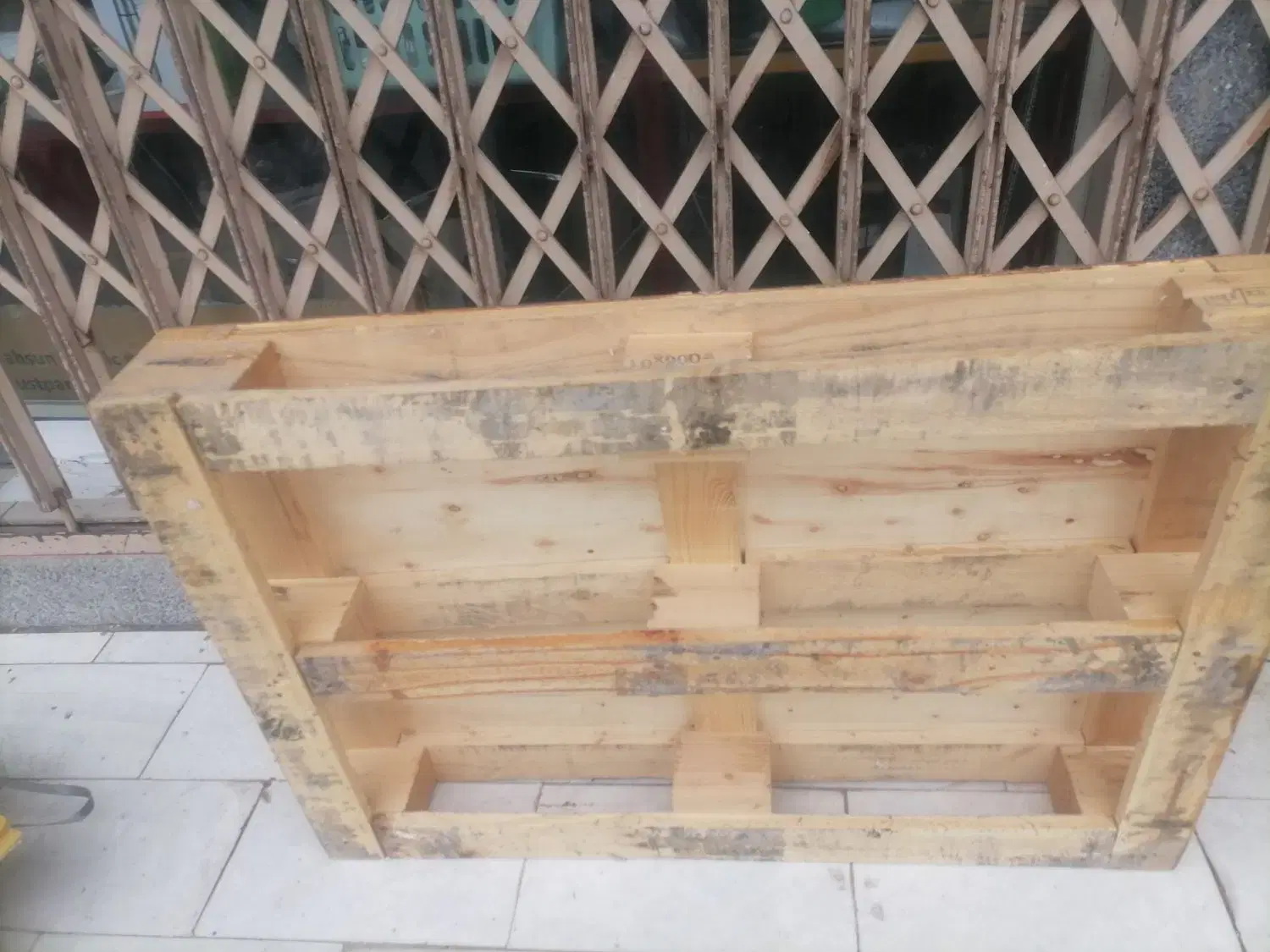 پالت چوبی|فروشگاه و مغازه|فولادشهر, B7|دیوار