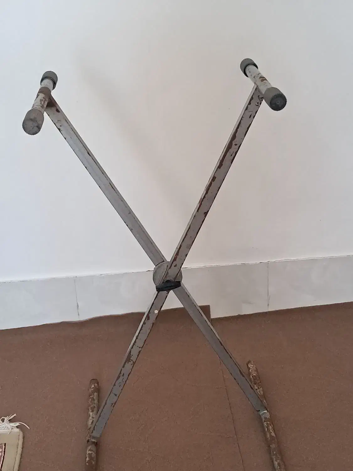 پایه ارگ|پیانو، کیبورد، آکاردئون|نیشابور, دربقاضی|دیوار