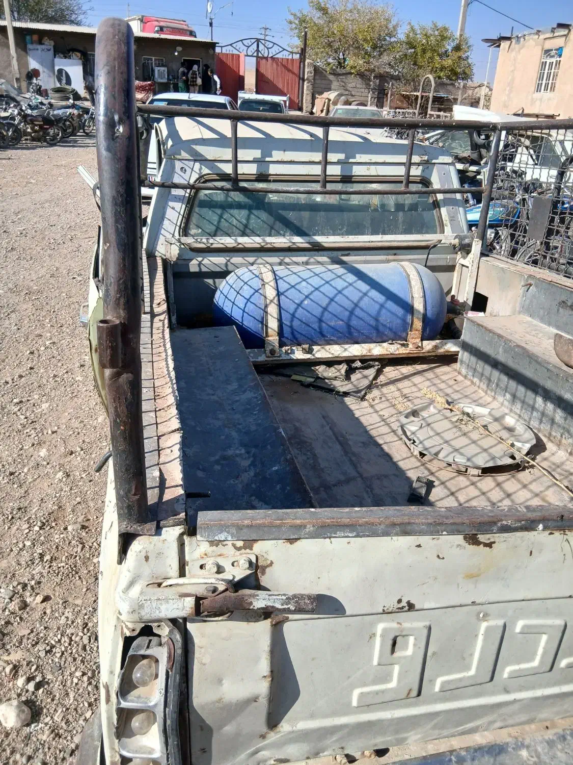 ماشین وانت بار تصادفی|خودرو سواری و وانت|آبگرم, |دیوار