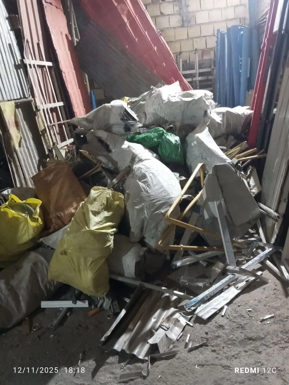 خریداردرپنجره‌المینیوم‌ورانی‌خشگه‌قیمت‌روز|مصالح و تجهیزات ساختمان|نیشابور, کوی حسینی|دیوار