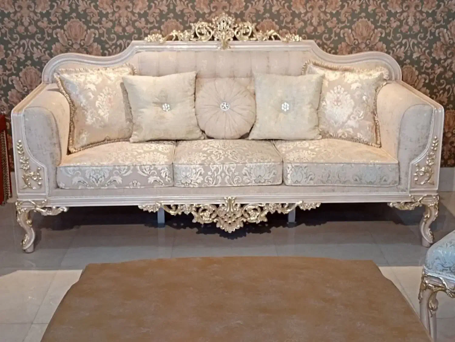 رویه کوبی و تعمیرمبل سلطنتی|خدمات پیشه و مهارت|قم, بیانی|دیوار