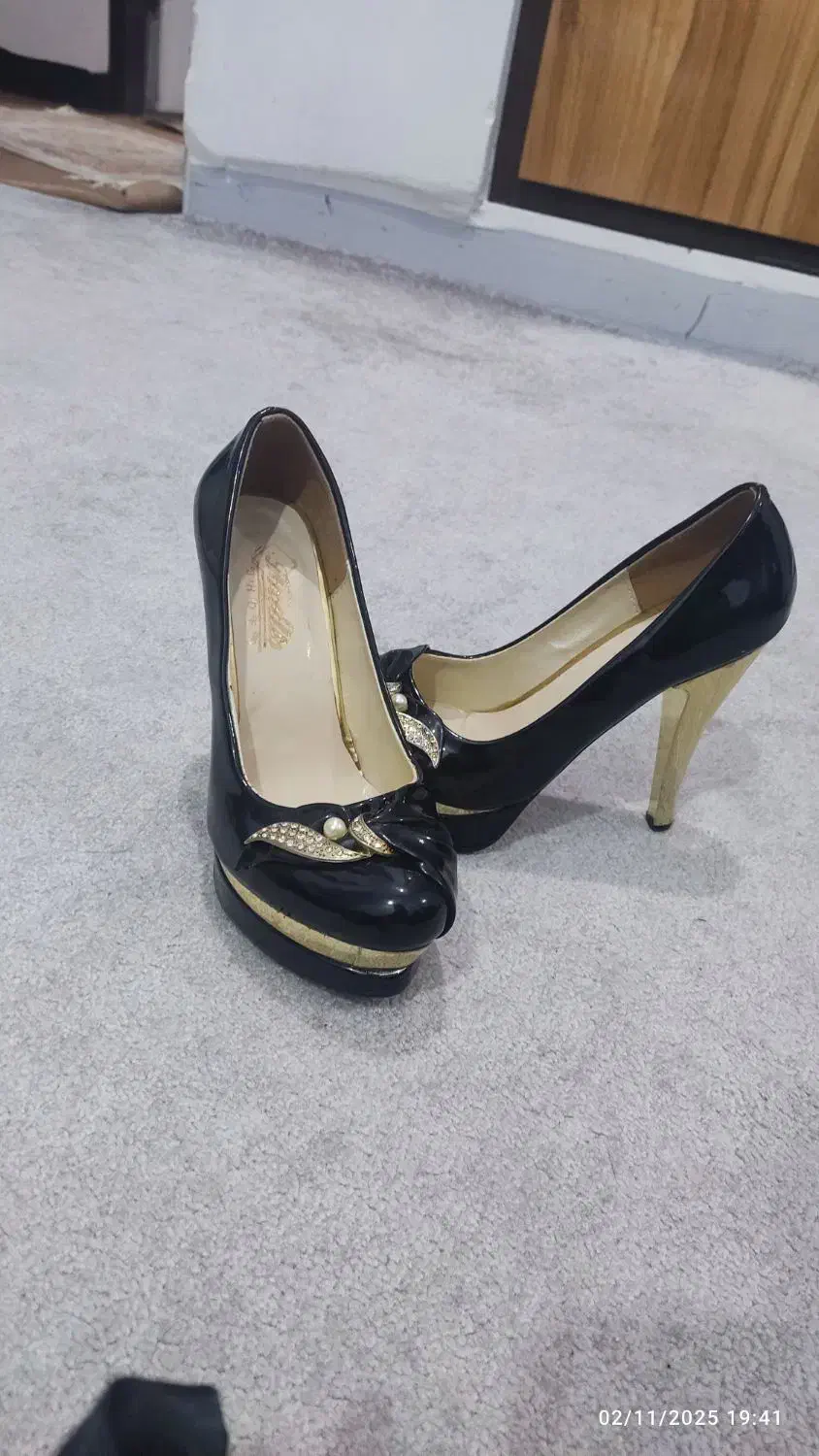 کفش مجلسی|کیف، کفش، کمربند|شوشتر, |دیوار