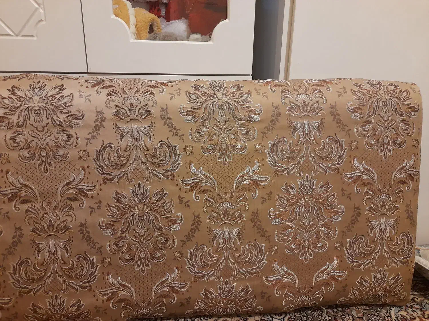 ۴ عدد پشتی سالم|پشتی|بروجرد, |دیوار