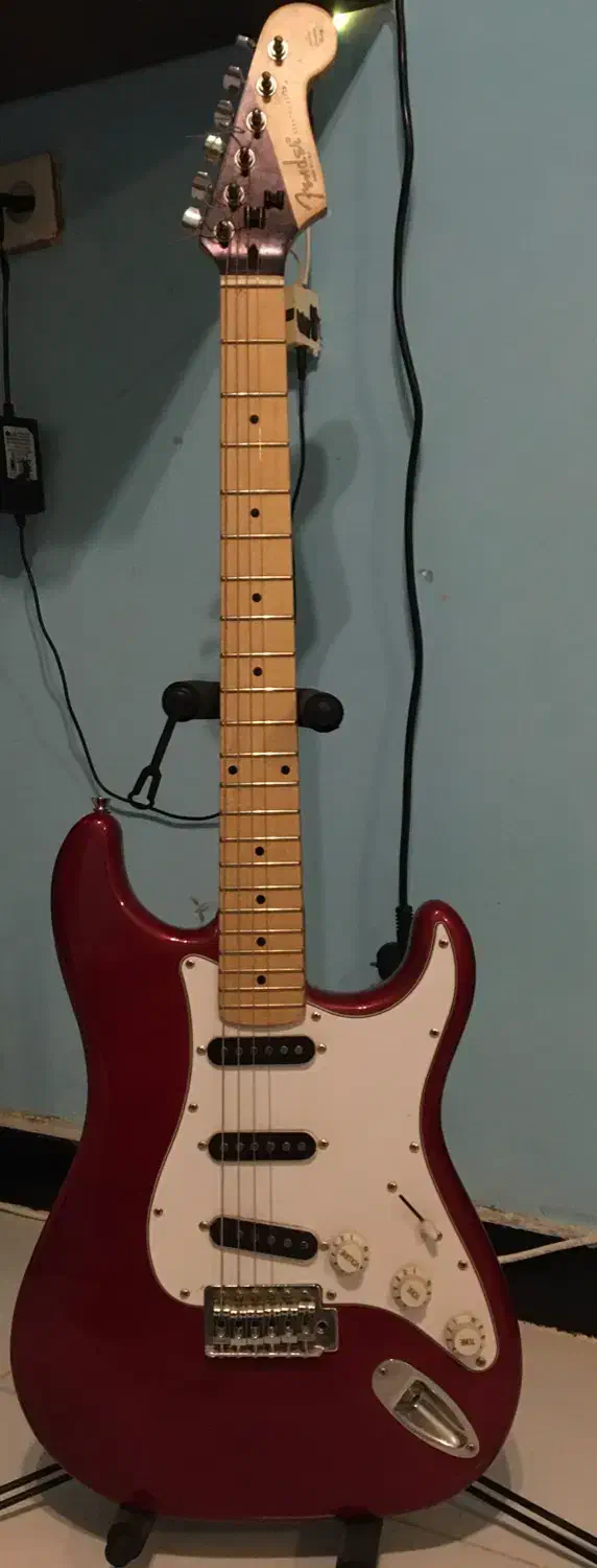 گیتار الکتریک|گیتار، بیس، امپلیفایر|علی‌آباد کتول, |دیوار