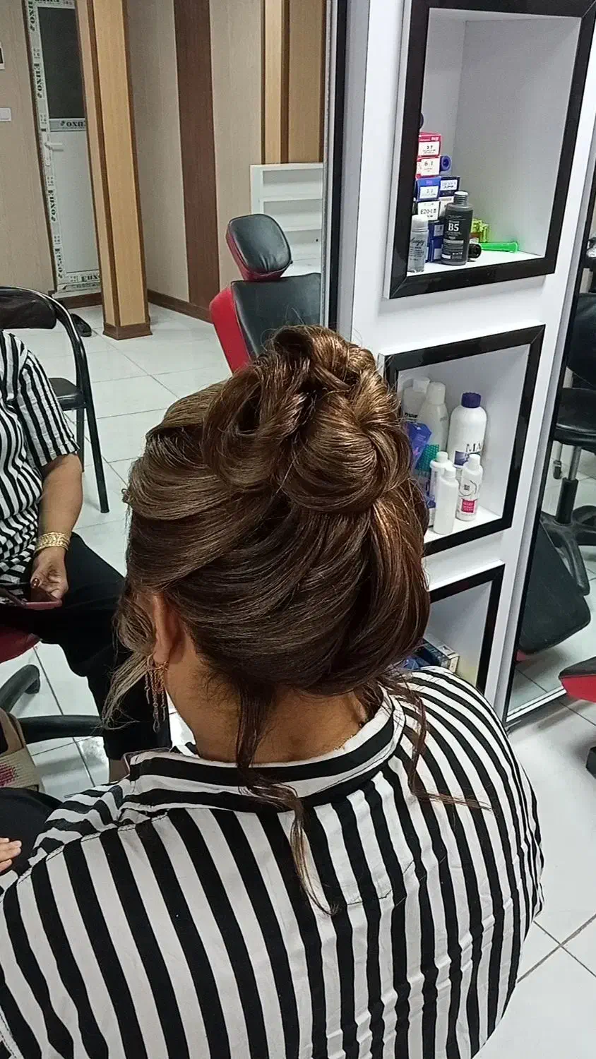 خدمات ویژه برای بانوان عزیز|خدمات آرایشگری و زیبایی|اردبیل, |دیوار