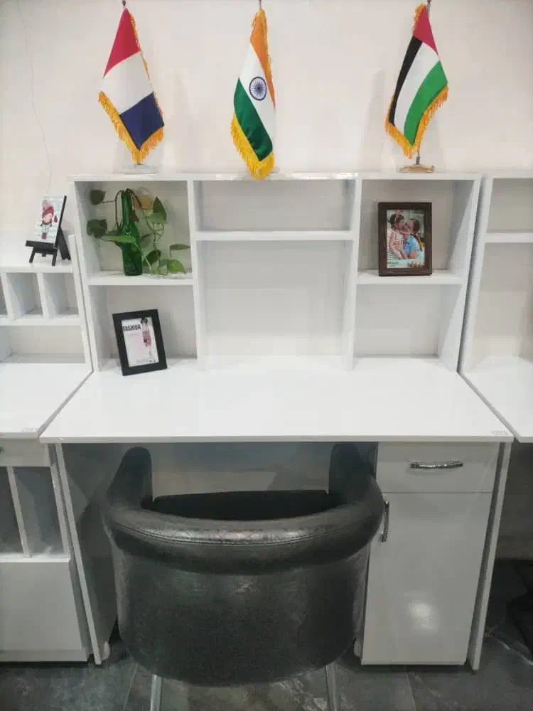 میز|میز تحریر و کامپیوتر|سبزوار, باهنر|دیوار