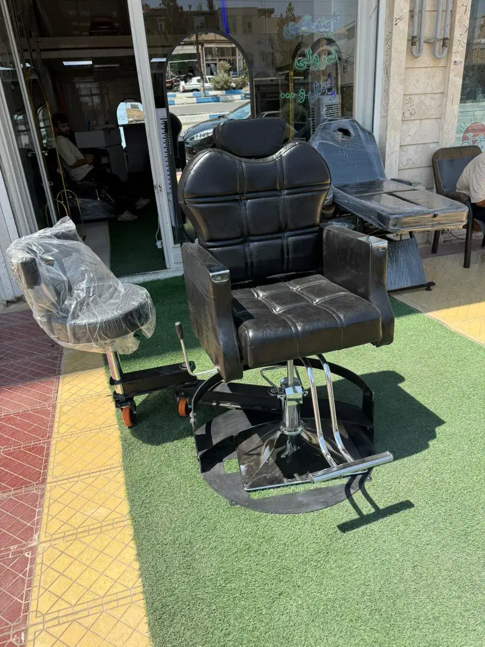 باربر صندلی باربر برقی و سینی گرد و مربع|آرایشگاه و سالن‌های زیبایی|رباط‌کریم, شهرک صنعتی ده‌حسن|دیوار