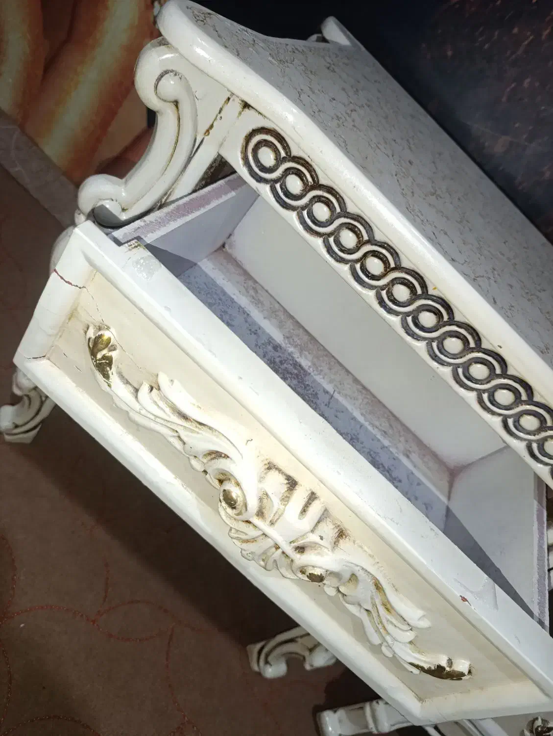 میز عسلی تخت خواب آینه کنسول کاملا سالم درخد نوع|مبلمان خانگی و میز عسلی|کرج, حصارک پایین|دیوار