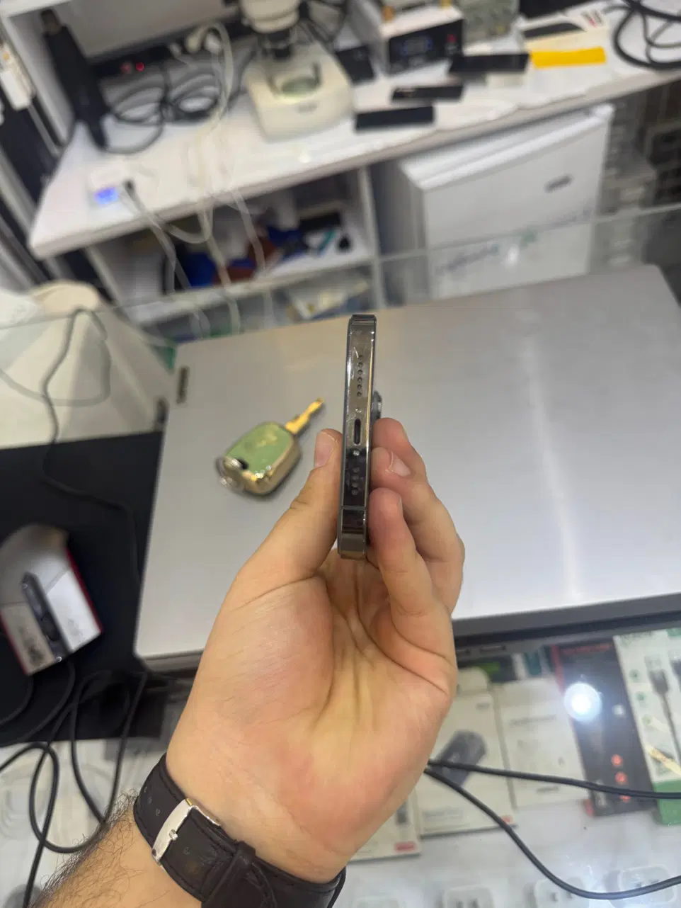 iphone 13promax|موبایل|نور, |دیوار