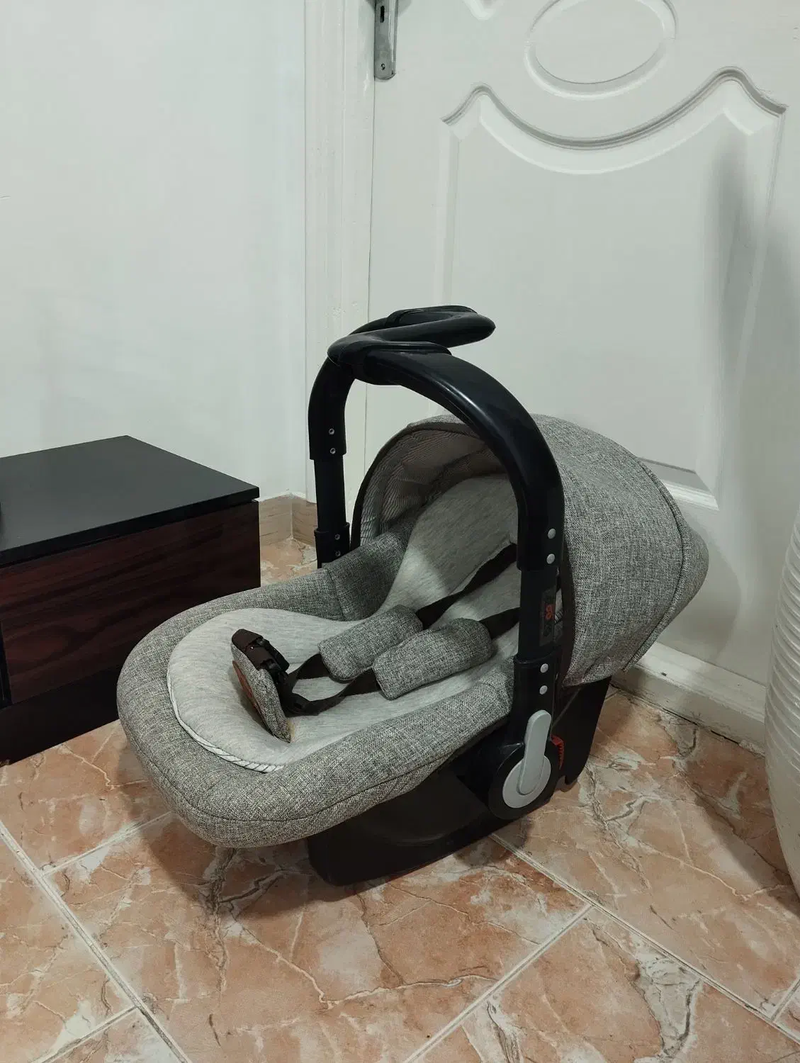 کریر درحد نوو|کالسکه و لوازم جانبی|بابل, |دیوار