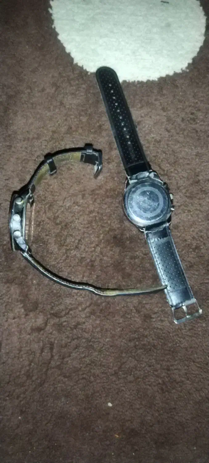 دو عدد ساعت|ساعت|شیروان (خراسان), |دیوار