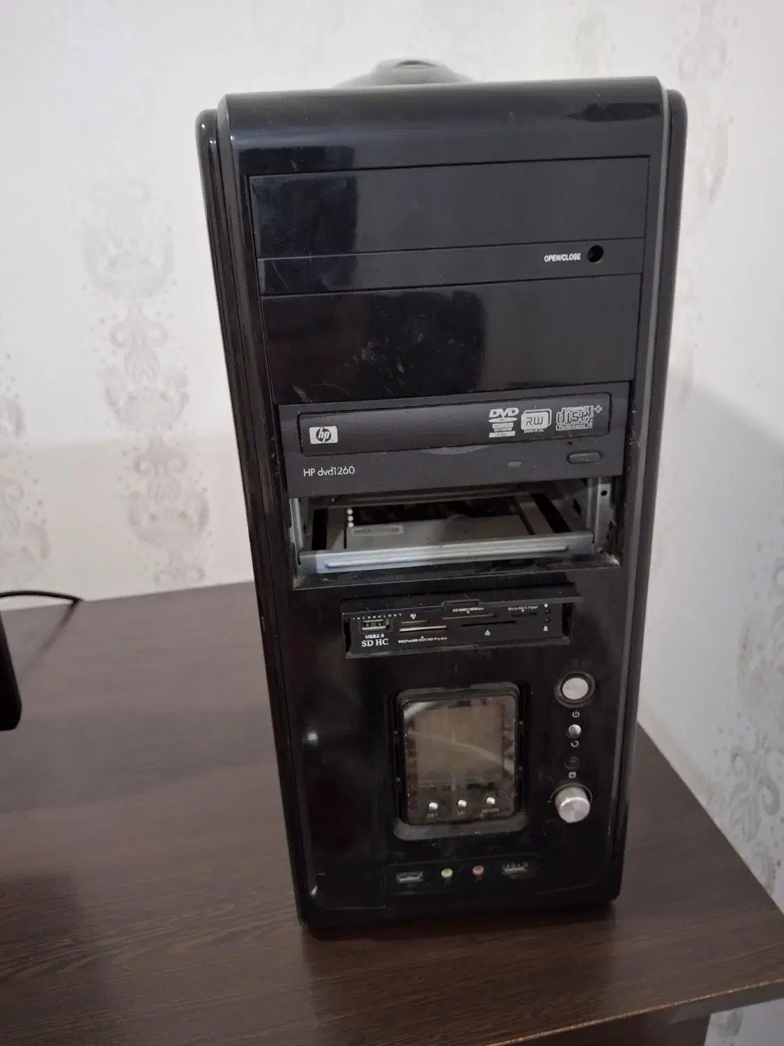 مانیتور 19اینچ و کیس و کیبورد سالم هست|رایانه رومیزی|اهواز, منبع اب|دیوار