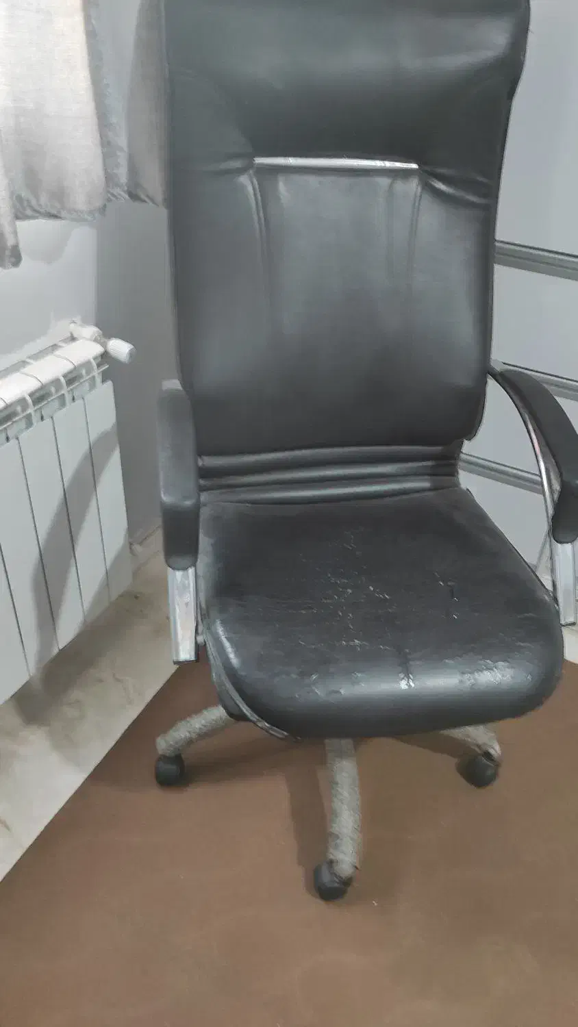 صندلی اداری|دفتر کار|قرچک, میرزائی جنوبی|دیوار