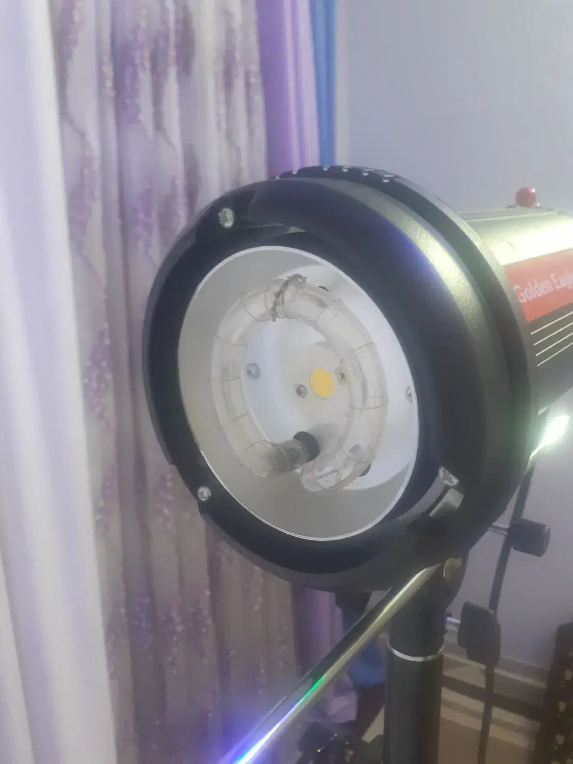 فلاش استودیویی fx 300|دوربین عکاسی و فیلم‌برداری|شیراز, شهرک جماران|دیوار