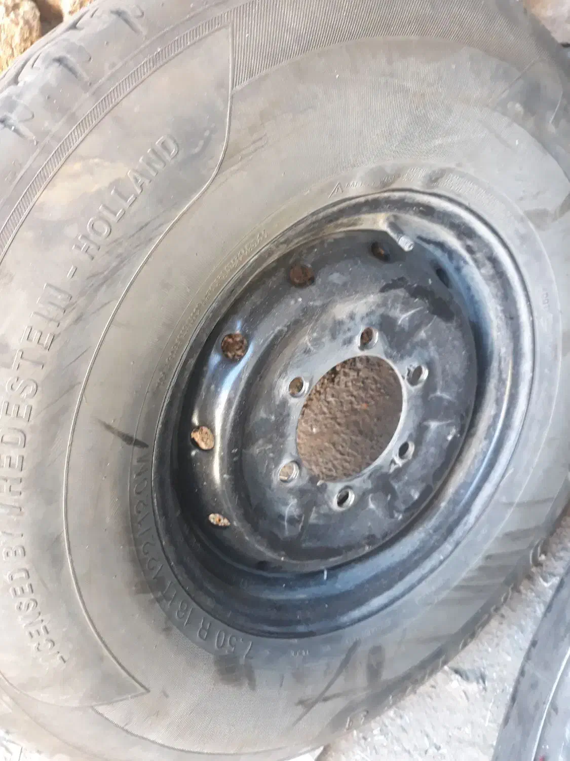 لاستیک رادیال فابریکی ولاستیک سیمی نیسان|قطعات یدکی و لوازم جانبی|صحنه, |دیوار