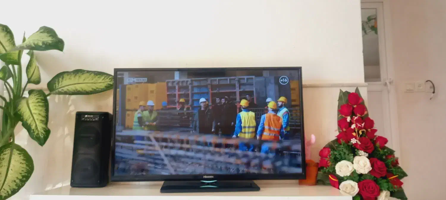 تلویزیون هایسنس ۴۰ اینچ|تلویزیون و پروژکتور|اسحاق آباد, |دیوار