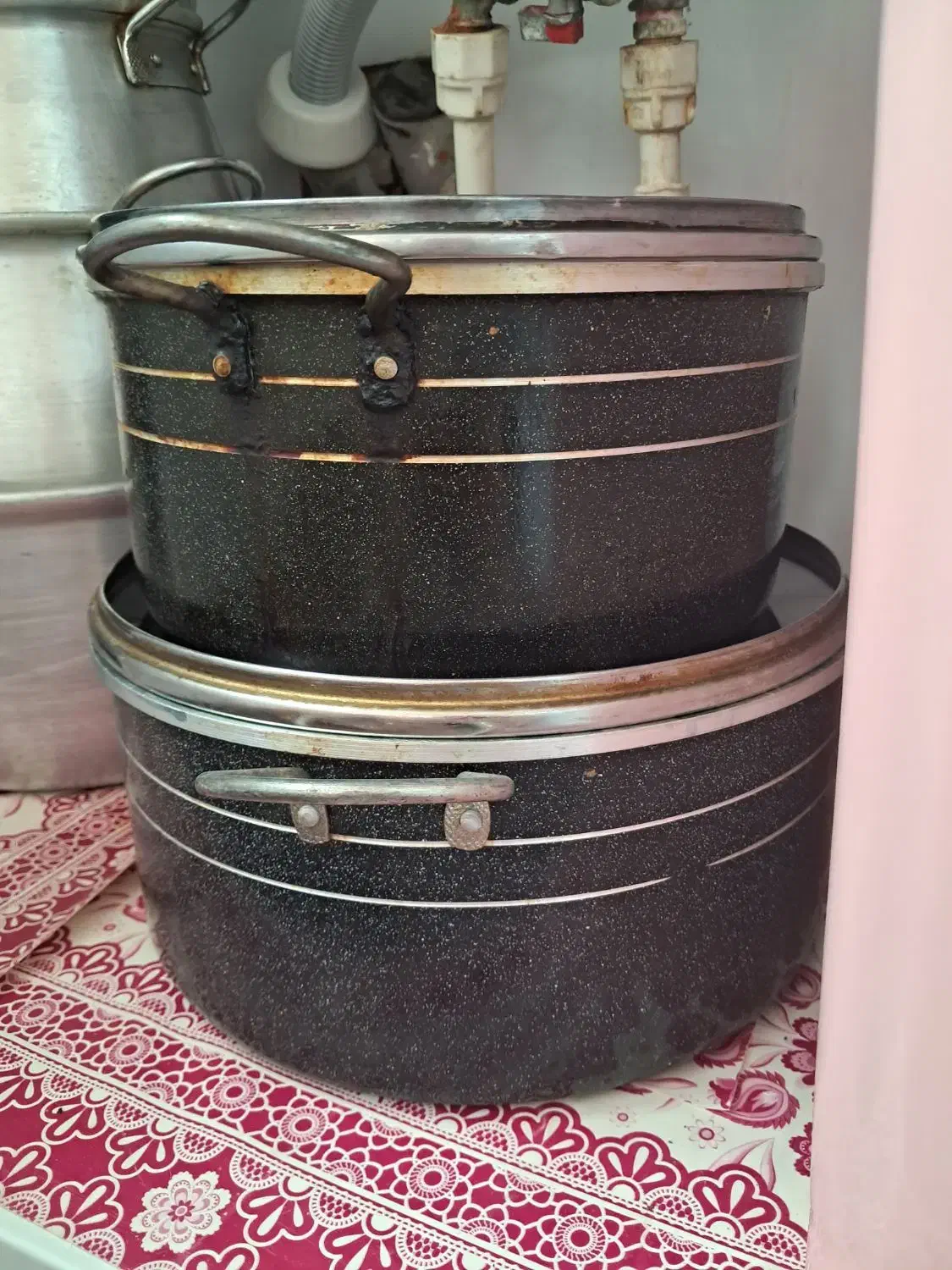 قابلمه روحی، ظروف اشپزخانه|ظروف پخت‌وپز|میبد, |دیوار