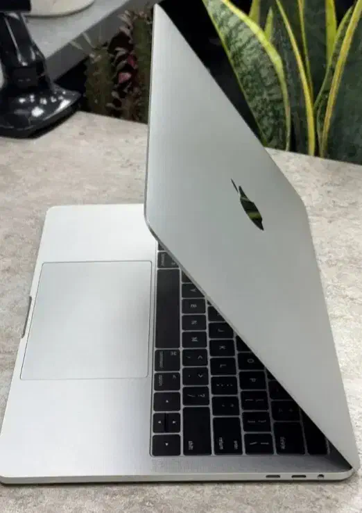 مک بوک ایر ۲۰۱۷ cori5|رایانه همراه|سیرجان, |دیوار