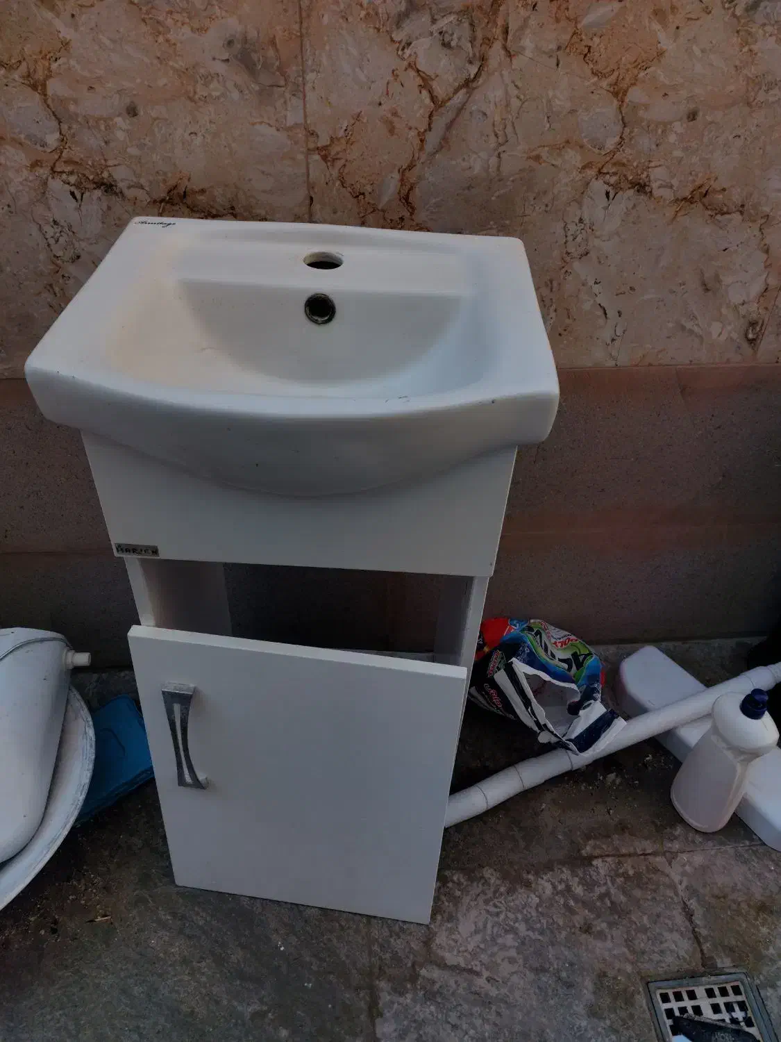 دو عدد روشویی چینی|لوازم سرویس بهداشتی|باسمنج, |دیوار