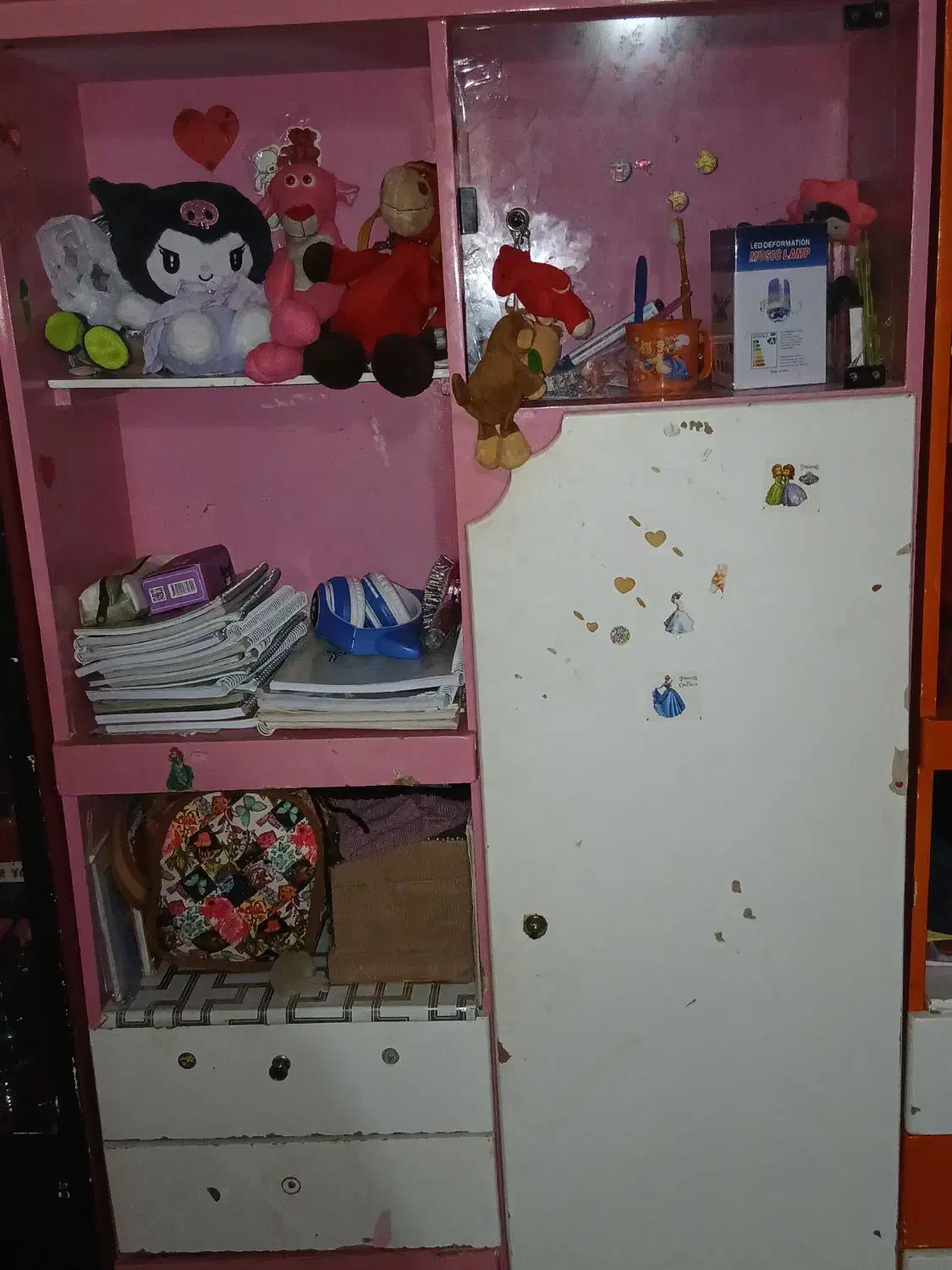 دوعدد کمد و یک کتابخانه|اسباب و اثاث بچه|سیرجان, |دیوار