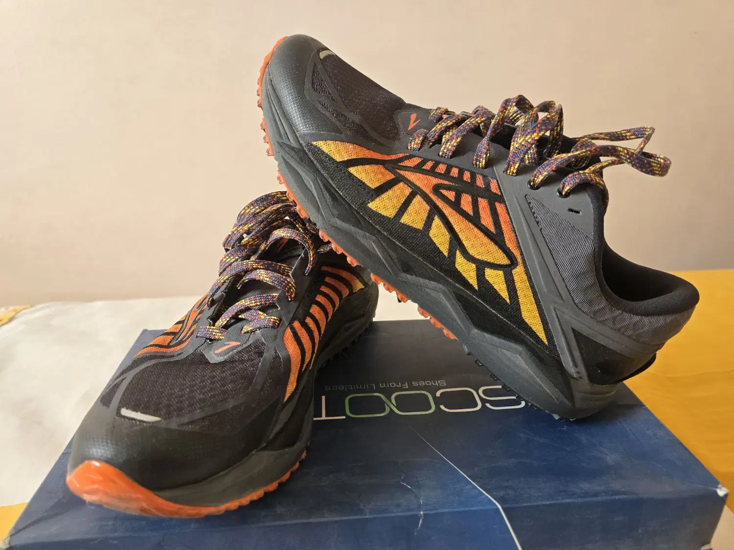 کتانی کتونی اورجینال بروکس brooks|کیف، کفش، کمربند|تهران, نصرت|دیوار