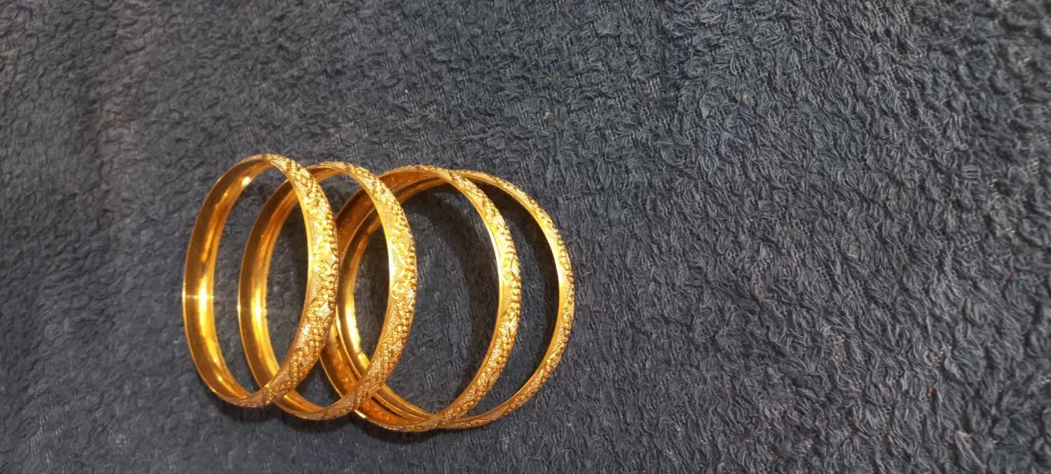 النگو طلا نیم پهن کاملا تراش خرده بدون نگین نو نو|جواهرات|تهران, والفجر (افسریه)|دیوار